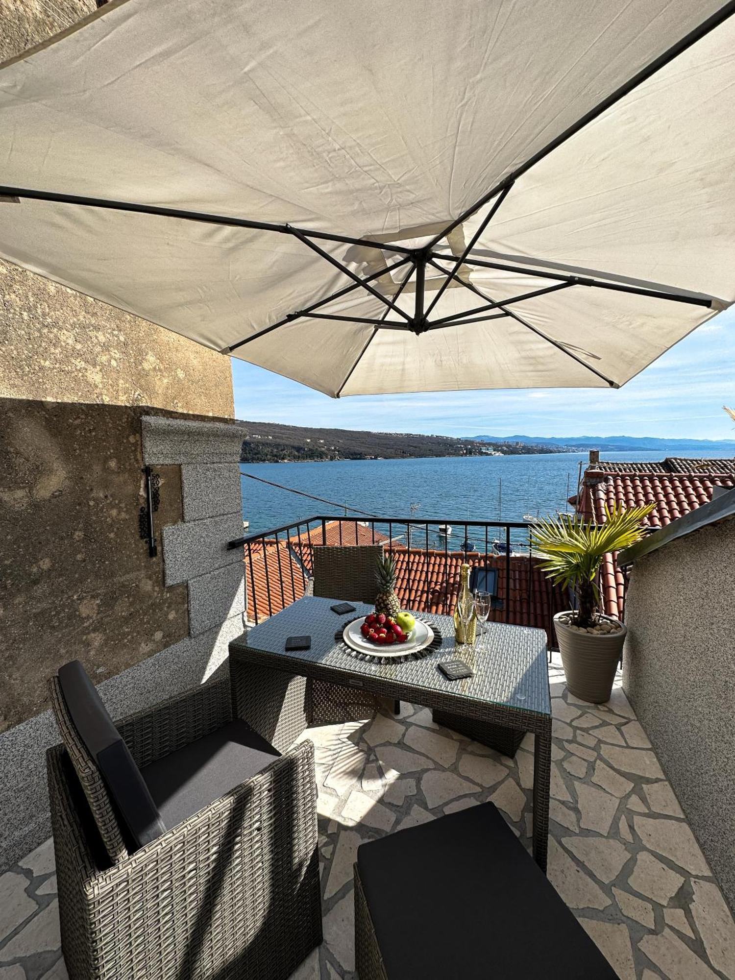 Volos Karmen With Roof Terrace, Sea View, Free Private Parking