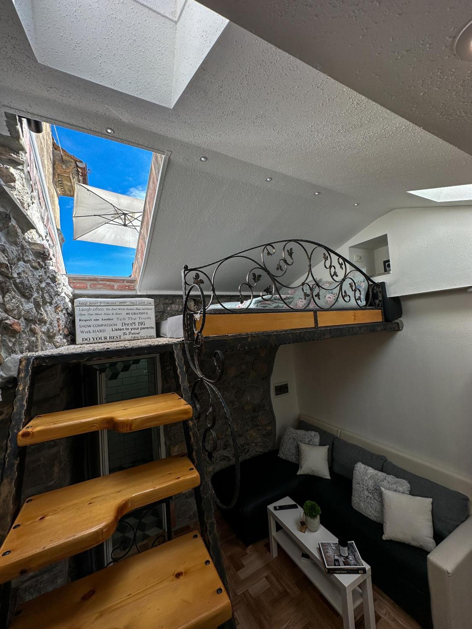 Apartman Volos Karmen With Roof Terrace, Sea View, Free Private Parking *